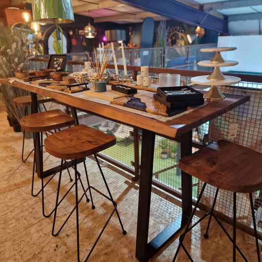 Living Edge Breakfast / Bar Table