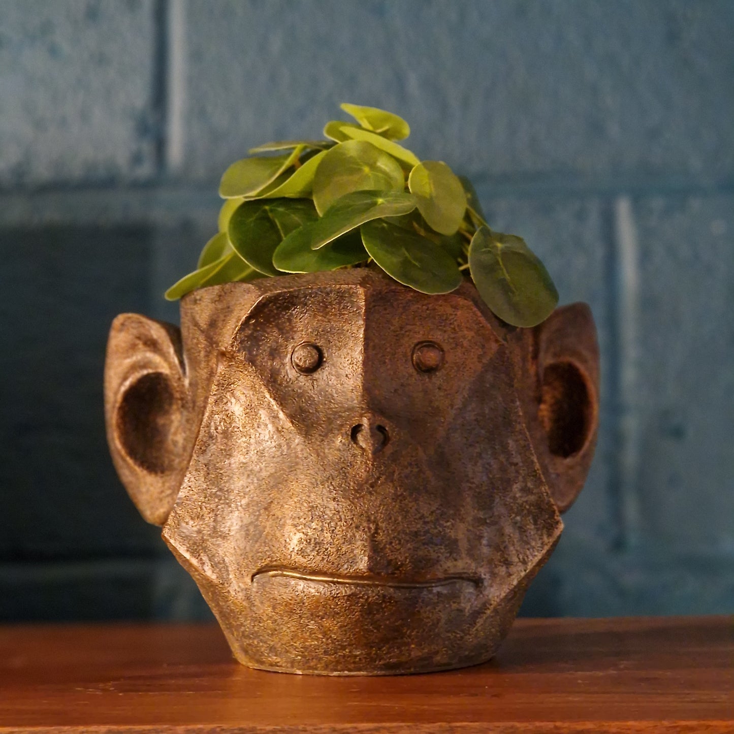 Monkey head planter
