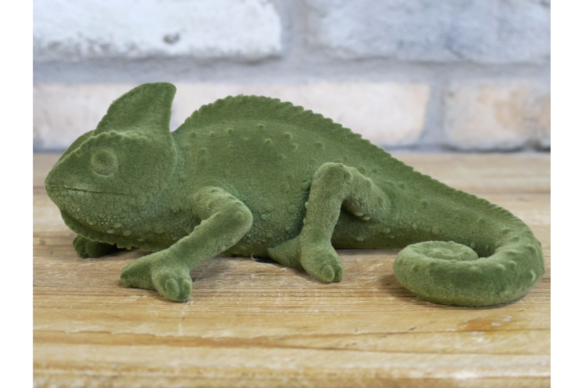 Velvet Animal Ornaments – Elegant Home Décor in Crow, Elephant, and Chameleon